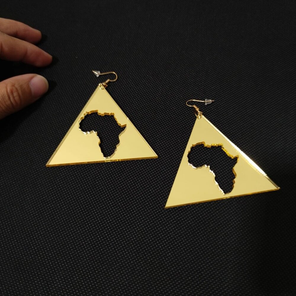 Africa Map in a Triangle Earrings / (Gold)